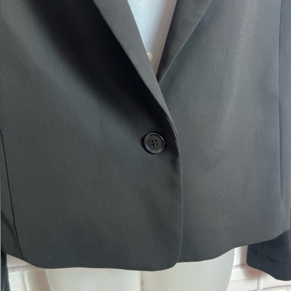 BCBGMAXAZRIA women Black Tailored Blazer with Notched Lapels/size M - Picture 6 of 12